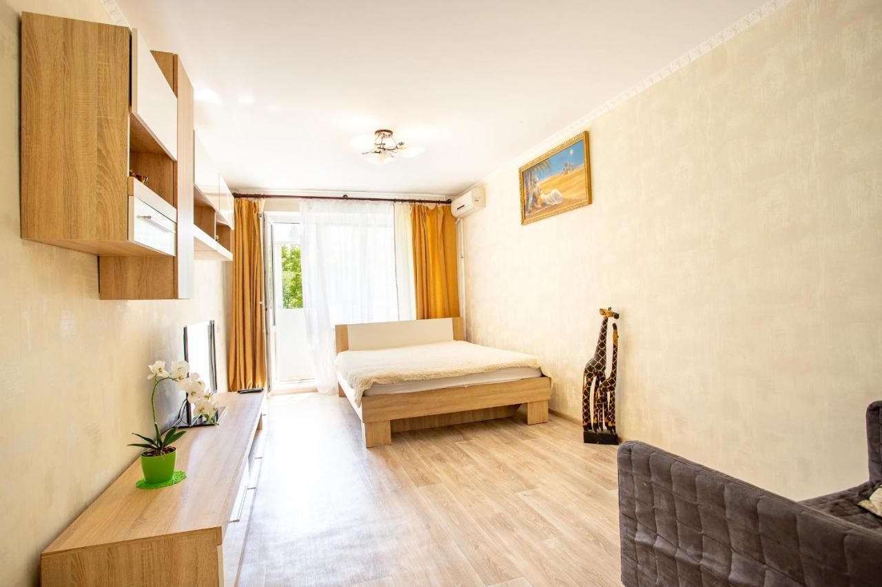 Apartment On Central Avenue-3 Slobodskaya ムィコラーイウ エクステリア 写真