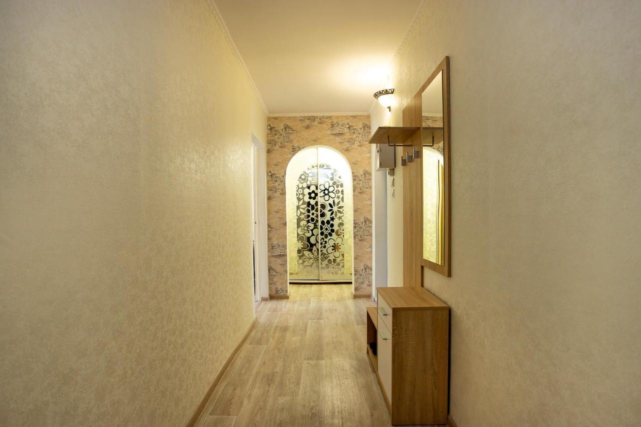 Apartment On Central Avenue-3 Slobodskaya ムィコラーイウ エクステリア 写真